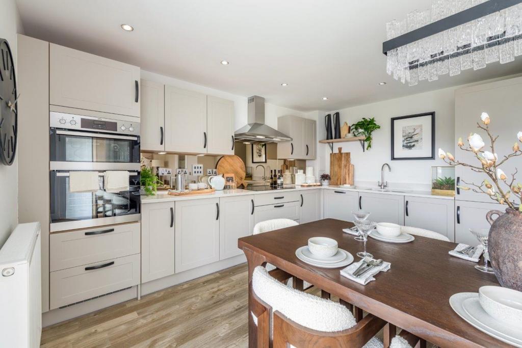 Kitchen/dining area in 4 bed detached home