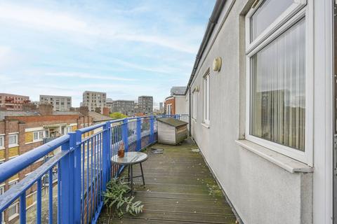 1 bedroom flat to rent, Caraway Heights, E14, Canary Wharf, London, E14