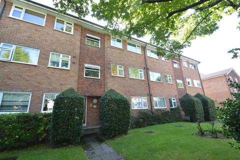 1 bedroom flat to rent, Palmerston Court, Lovelace Gardens