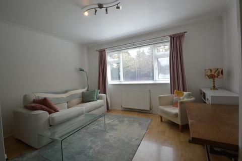 1 bedroom flat to rent, Palmerston Court, Lovelace Gardens