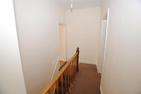 3 bedroom terraced house to rent, Derby Road, Chesterfield