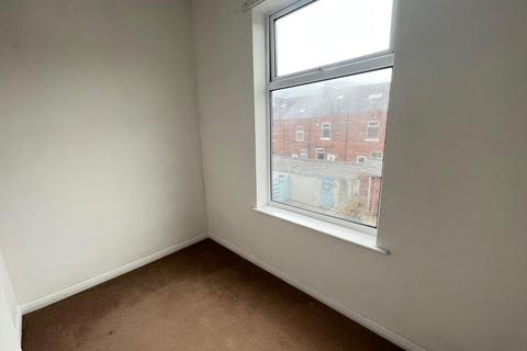 2 bedroom semi-detached house to rent, Hope Street, Chesterfield, S40 1DG