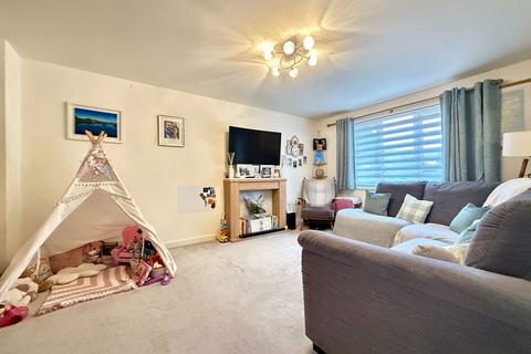 10 Hardy Close, Queenborough, ME11 5AU