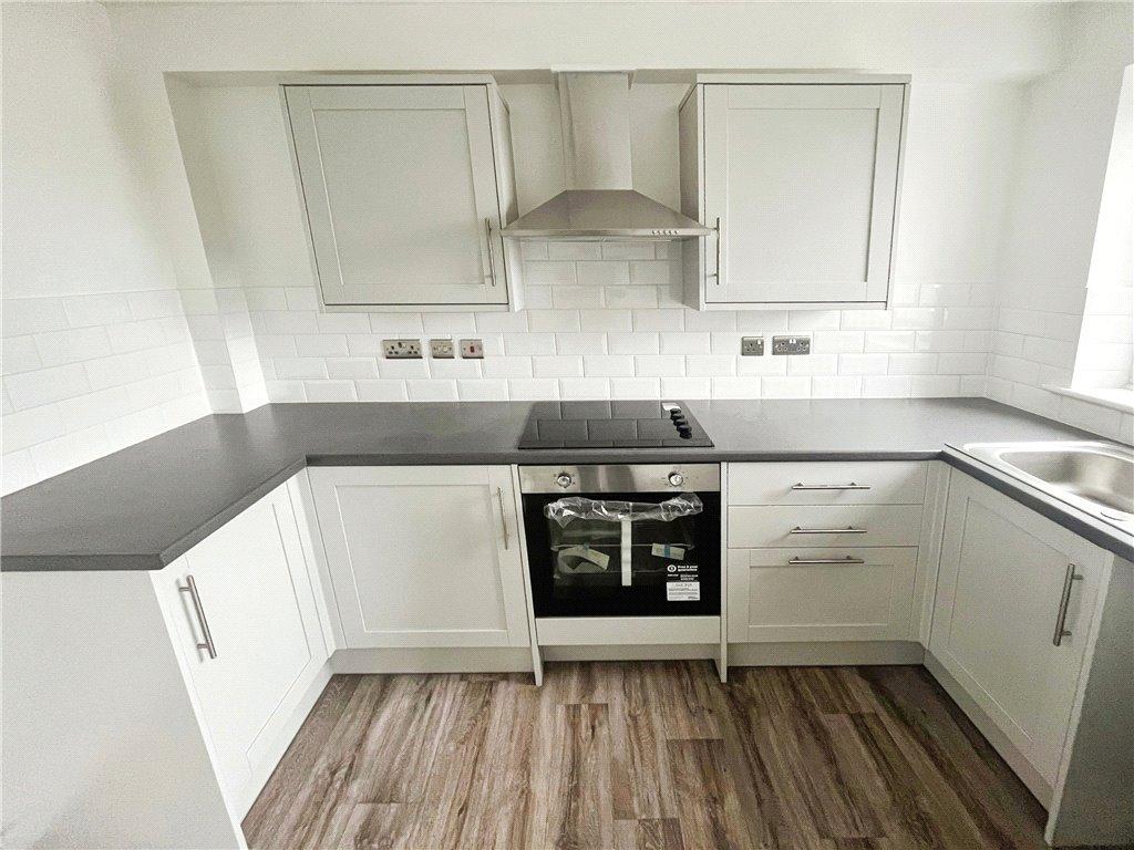 Chase Court Gardens, SouthendonSea... 2 bed apartment for sale £190,000