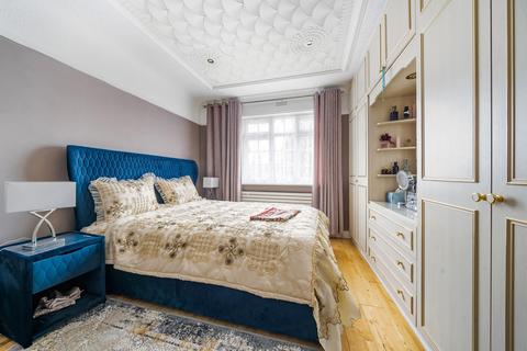 72 Formby Avenue, Stanmore, HA7 2JZ