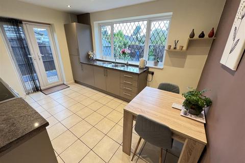 Avoca Mostyn Avenue, Heswall, Wirral, CH60 9LA