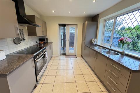 Avoca Mostyn Avenue, Heswall, Wirral, CH60 9LA