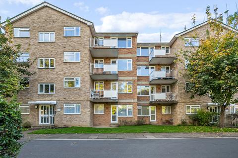 1 bedroom flat for sale, Elton Close, Hampton Wick, KT1