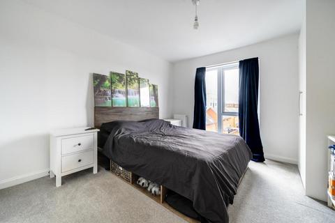 2 bedroom flat for sale, Basingstoke,  Hampshire,  RG21