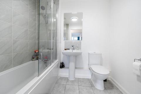 2 bedroom flat for sale, Basingstoke,  Hampshire,  RG21