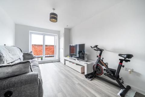 2 bedroom flat for sale, Basingstoke,  Hampshire,  RG21