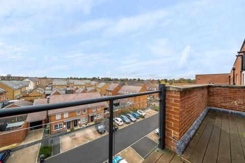 2 bedroom flat for sale, Basingstoke,  Hampshire,  RG21