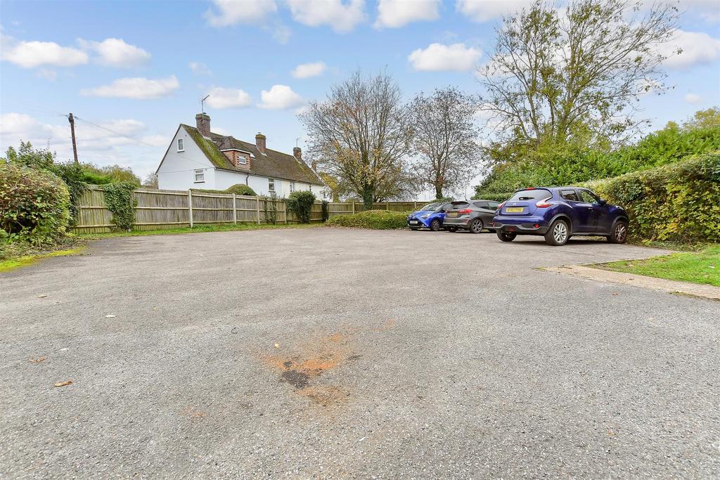 Driveway/Parking