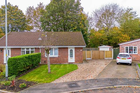 2 bedroom semi-detached bungalow for sale, Fairbourne Close, Callands, WA5