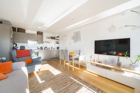 2 bedroom apartment for sale, High Street, Brentford, Middlesex