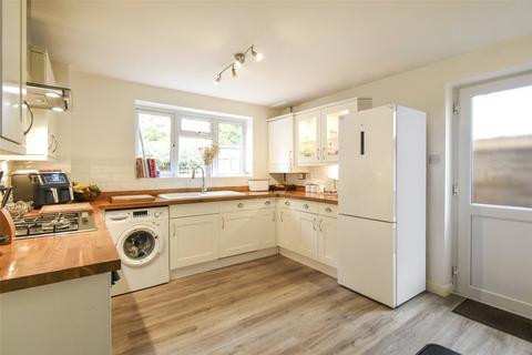 47 Oaktree Drive, Hook, RG27 9RA