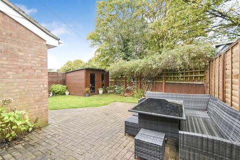47 Oaktree Drive, Hook, RG27 9RA