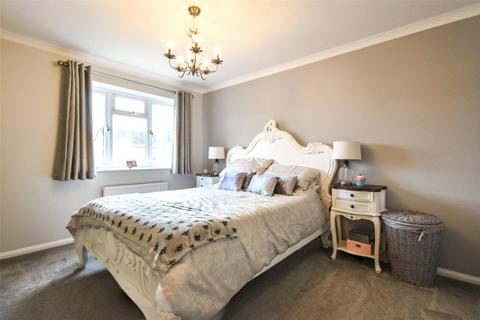 47 Oaktree Drive, Hook, RG27 9RA