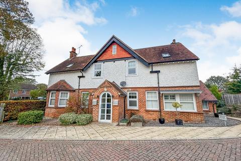 2 bedroom townhouse for sale, Fighting Cocks Place, Tadley, RG26