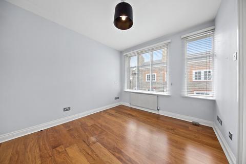 2 bedroom apartment to rent, Archer Street, W1D 7