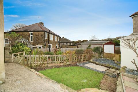 3 bedroom semi-detached house to rent, Low Ash Grove, Shipley BD18