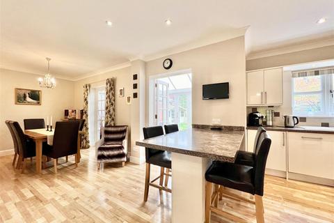 10 Charlecote Road, Great Notley, Braintree, CM77 7YQ
