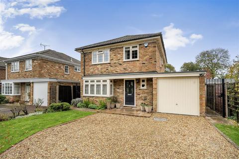 4 bedroom detached house for sale, Hilfield, Yateley GU46