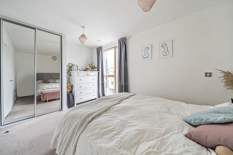 2 bedroom flat for sale, Southampton Way, Camberwell SE5