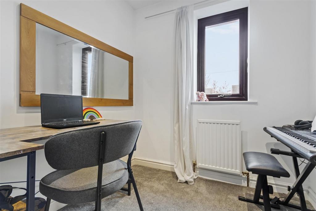 Bedroom.4./office
