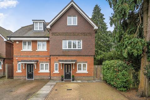 Alders Grove, Caterham CR3