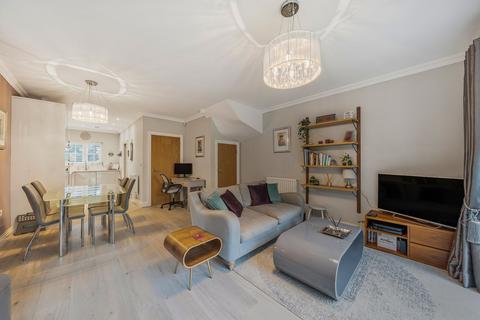 2 Alders Grove, Caterham, CR3 5FU