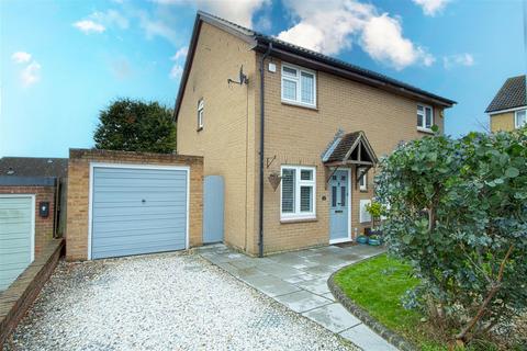 2 bedroom semi-detached house for sale, Rutherford Close, Billericay CM12