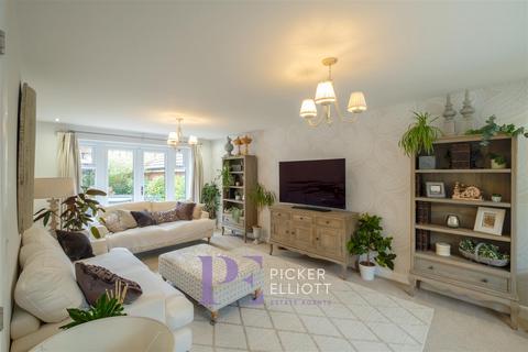 6 bedroom detached house for sale, Kensington Avenue, Burbage LE10