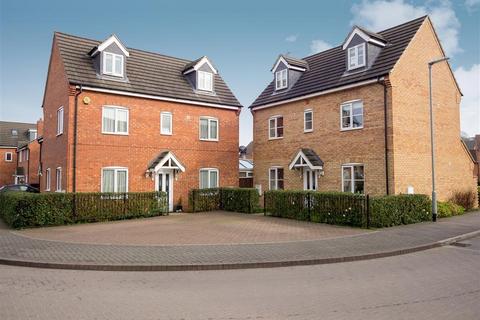 4 bedroom detached house to rent, Kedleston Road, Grantham, NG31