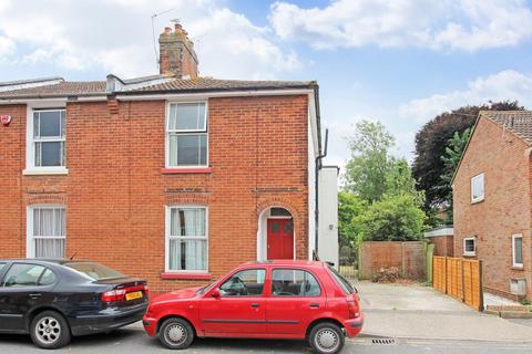 5 bedroom end of terrace house to rent, New Street, Wincheap (NEAR CCU)