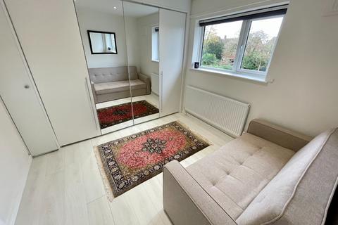 64 Hallwicks Road, Luton, LU2 9BH