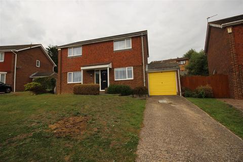 6 bedroom detached house to rent, Headcorn Drive, (Near UKC)