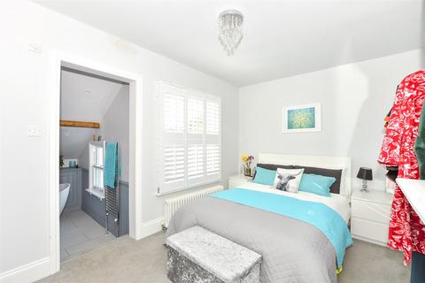 32 West Street, Crawley, RH11 8AW