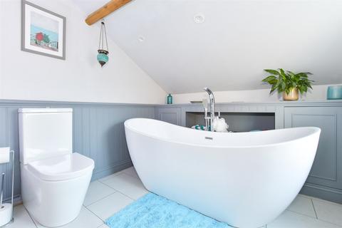 32 West Street, Crawley, RH11 8AW