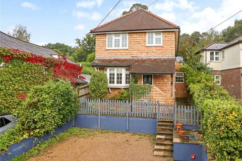 3 bedroom detached house to rent, Middle Bourne Lane, Lower Bourne, Farnham, Surrey, GU10