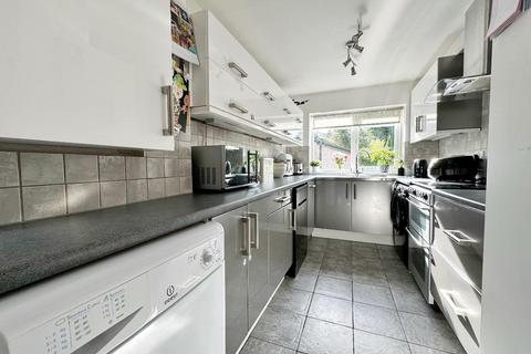 3 bedroom semi-detached house for sale, Crossway, Woodsmoor