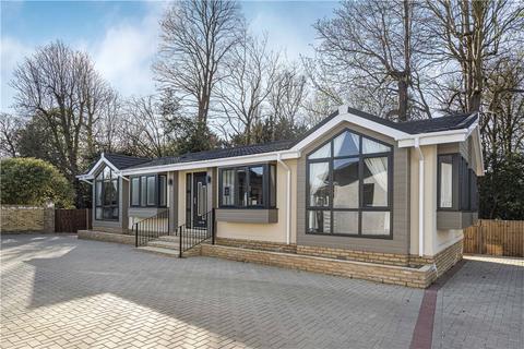 2 bedroom park home for sale, Nightingale Rise, Addlestone KT15