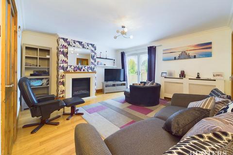 3 bedroom terraced house for sale, Grampian Court, Stanley