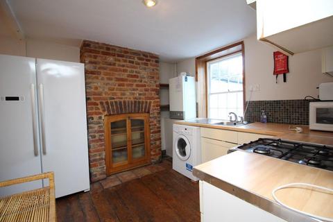 4 bedroom terraced house to rent, Love Lane, Canterbury