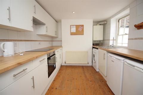 4 bedroom terraced house to rent, Love Lane, Canterbury.