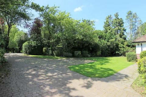 Midway House Oakwood Close, Chislehurst, BR7 5DD