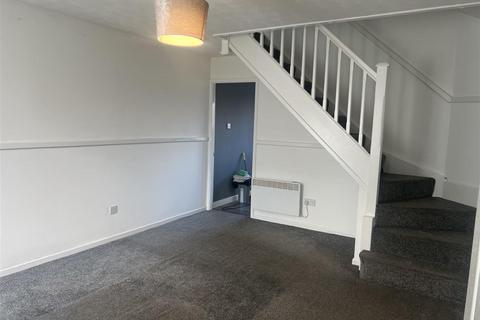 2 bedroom house to rent, Sorrel Drive, Walsall