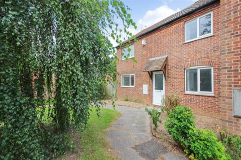 4 bedroom end of terrace house to rent, Bishops Way, Canterbury (UKC)