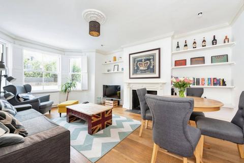 3 bedroom maisonette for sale, Battersea Rise, Between the Commons, London, SW11