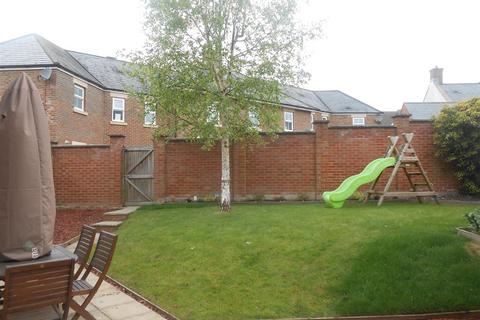 4 bedroom link detached house to rent, Dowland Close, Swindon